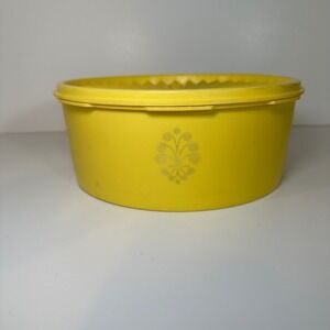 Vintage Tupperware Yellow Servalier Bowl with Sunburst Lid 1205-9 805-8